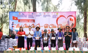 Hành trình tri ân, sẻ chia vì cộng đồng tại xã đảo Cái Chiên