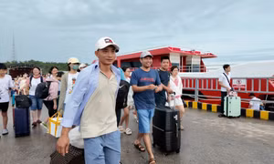 Đặc khu Cô Tô đưa hơn 1.700 du khách về đất liền an toàn sau bão số 1