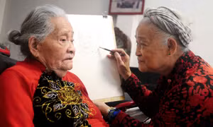 Câu chuyện ân tình (*)