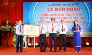 Xã Hoành Mô đón nhận Bằng xếp hạng Di tích núi Cao Ba Lanh là Di tích lịch sử cấp tỉnh