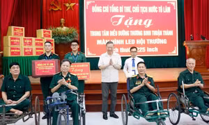 Tổng Bí thư, Chủ tịch nước Tô Lâm thăm, tặng quà thương binh, bệnh binh tại Bắc Ninh