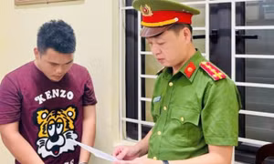 Khởi tố thanh niên dùng phóng lợn chống Cảnh sát giao thông ở Hưng Yên