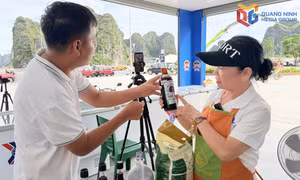 Khi tiểu thương truyền thống bước vào “chợ số”