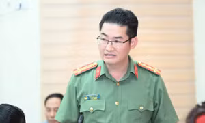 Vụ điểm 10 Toán bất thường: Nữ hiệu phó chỉ đạo thầy giáo vào phòng thi nhắc bài