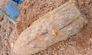 Nghệ An: Phát hiện quả bom nặng 350kg khi đào móng xây nhà