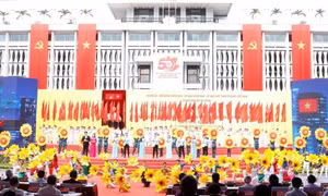 Kỷ niệm trọng thể 50 năm Ngày thành phố Sài Gòn-Gia Định mang tên Chủ tịch Hồ Chí Minh