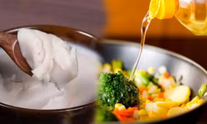 Dùng mỡ lợn thay dầu ăn có tốt?