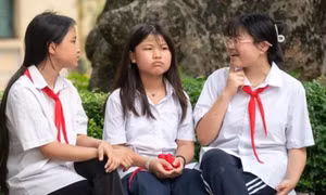 Đề xuất xem xét miễn, giảm học phí cho gia đình sinh hai con gái 
