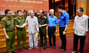 Nghĩa cử tri ân của những người lính Đông Bắc