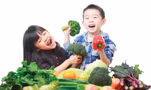Gia đình và nhà trường cần phối hợp như thế nào để phòng chống suy dinh dưỡng và béo phì?