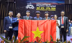 Việt Nam lần đầu vào top 7 Olympic Vật lý quốc tế, giành 4 huy chương vàng