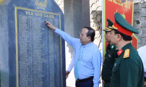 Quặn lòng Cao Ba Lanh!