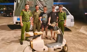 Bắt 2 đối tượng chặn đường, dùng kiếm cướp xe máy điện ở Hải Phòng giữa đêm