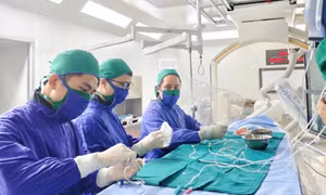 Làm chủ kỹ thuật khó, phục vụ người bệnh