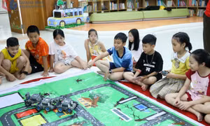 Thiếu nhi hào hứng trải nghiệm Robotics và công nghệ thông minh