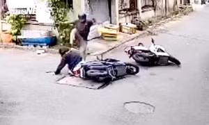 Xác minh clip người đàn ông đạp vào đầu cô gái sau va chạm giao thông ở TP.HCM