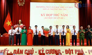 Đồng chí Phạm Xuân Đài được bầu giữ chức Chủ tịch UBND đặc khu Vân Đồn