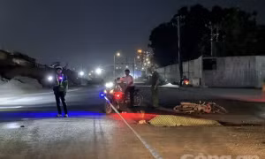 Xe đầu kéo va chạm xe máy tại nút giao Tân Vạn, người đàn ông tử vong