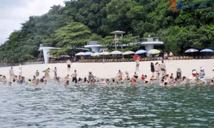 Hè về vui chơi, tắm mát tại đảo Ti-Tốp trên vịnh Hạ Long