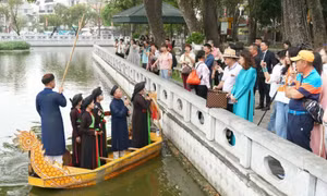 Sản phẩm nghệ thuật thành đòn bẩy du lịch