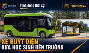 Theo dòng thời sự ngày 30/7/2026: Xe buýt điện đưa học sinh đến trường 