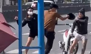 Truy tìm nhóm thanh niên nẹt pô rồi rút dao đâm người trên quốc lộ