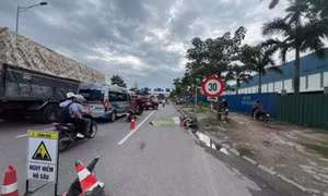 Xe đầu kéo va chạm xe máy ở Hải Phòng, một người tử vong
