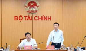 Bàn cách gỡ vướng mắc liên quan đến hoạt động mua vật tư y tế