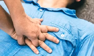 Bác sĩ hướng dẫn cách sơ cứu khi bị ngạt khí