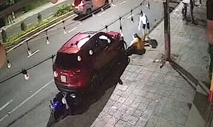 Nổi cơn ghen, đâm thẳng ô tô vào vợ cũ và bạn trai
