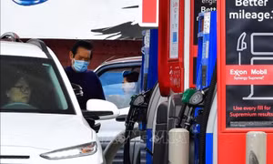Mỹ: Giá xăng tiếp tục giảm, lạm phát có thể đã đạt đỉnh