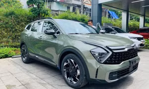 Kia Sportage mới cập bến đại lý Việt: Honda CR-V và Mazda CX-5 khóc thét vì thiết kế quá đẹp mắt