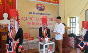Rộn ràng ngày hội của "Ý Đảng - Lòng dân"