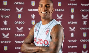 Aston Villa giữ chân cựu sao Man Utd