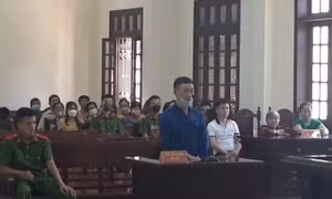 Tử hình người cha mua 15 lít xăng về đổ vào phòng con gái và cháu ngoại