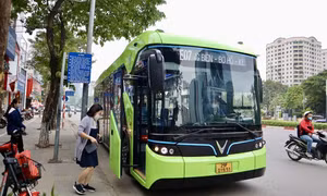 Từ 2025, 100% xe buýt thay thế, đầu tư mới sử dụng điện, năng lượng xanh