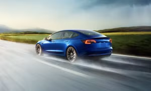 Chỉ sạc nhanh, chủ xe điện Tesla Model 3 nhận thấy tốn hơn đổ xăng