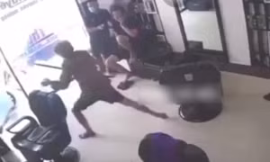 Thanh niên bị chém lìa bàn tay ở tiệm cắt tóc