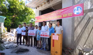 Công đoàn Công ty than Hạ Long: Khảo sát, trao hỗ trợ nhà “Mái ấm Công đoàn” của đoàn viên có hoàn cảnh khó khăn