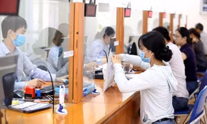Khẩn trương hướng dẫn thủ tục giải quyết chế độ BHXH cho người lao động mắc COVID-19