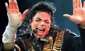 Sony thông báo rút 3 ca khúc gây tranh cãi của Michael Jackson