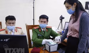 Khuyến cáo người dân không làm hộ chiếu nhanh thông qua 'cò mồi'