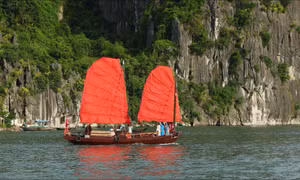 Cánh buồm đỏ Quảng Ninh
