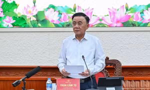 Chỉ thị của Bộ Chính trị về tăng cường sự lãnh đạo của Đảng và phát huy vai trò của các hội quần chúng