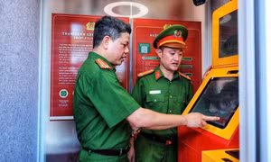 Ra mắt mô hình Kiosk “Trạm Cảnh sát thông minh” tại Hà Nội