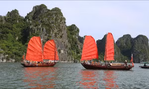Quảng Ninh nghe đất nước gọi tên