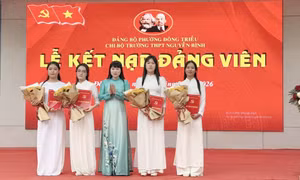 Ươm mầm “hạt giống đỏ” trong các trường THPT tại Đông Triều