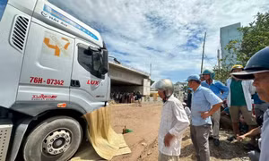 Tai nạn nghiêm trọng tại nút giao cầu vượt đường sắt đang thi công