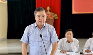 Đồng chí Phó Chủ tịch Thường trực Ủy ban MTTQ tỉnh dự sinh hoạt điểm Chi bộ khu Lạc Thanh