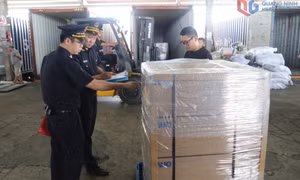 Thu ngân sách tại Hải quan cửa khẩu quốc tế Móng Cái tăng 68%